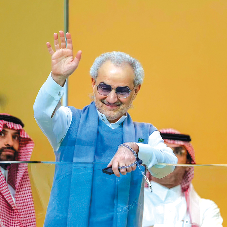 صندوق الاستثمارات يتخارج من الهلال لشركة المملكة القابضة