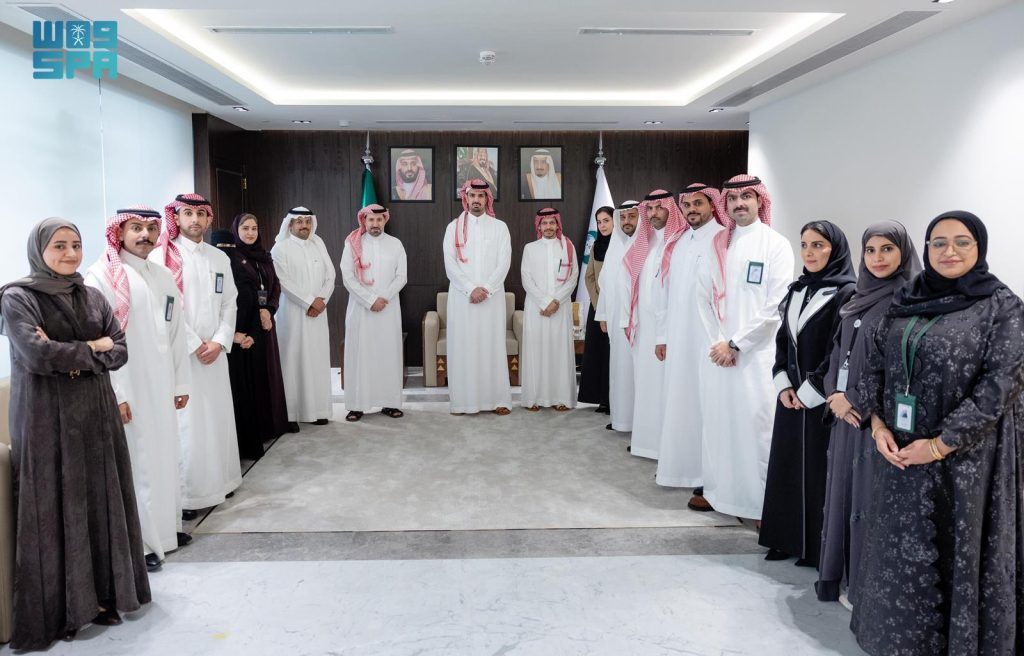 أمين الرياض يكرّم الفريق المنظم لمجلس التخطيط العالمي للمدن بنسخته الـ 61