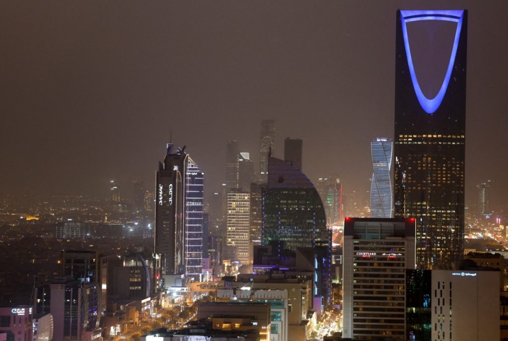 “الأرصاد” ينبّه من أتربة مثارة على أجزاء من منطقة الرياض