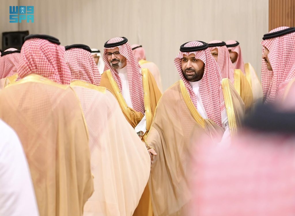 أمير منطقة جازان يلتقي مشايخ وأهالي محافظة صبيا