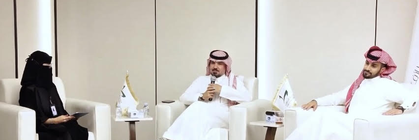جلسة حوارية حول حرية الصحافة بالطائف