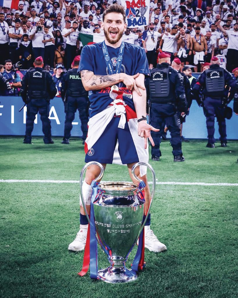 كفاراتسخيليا أفضل لاعب في «الأبطال»