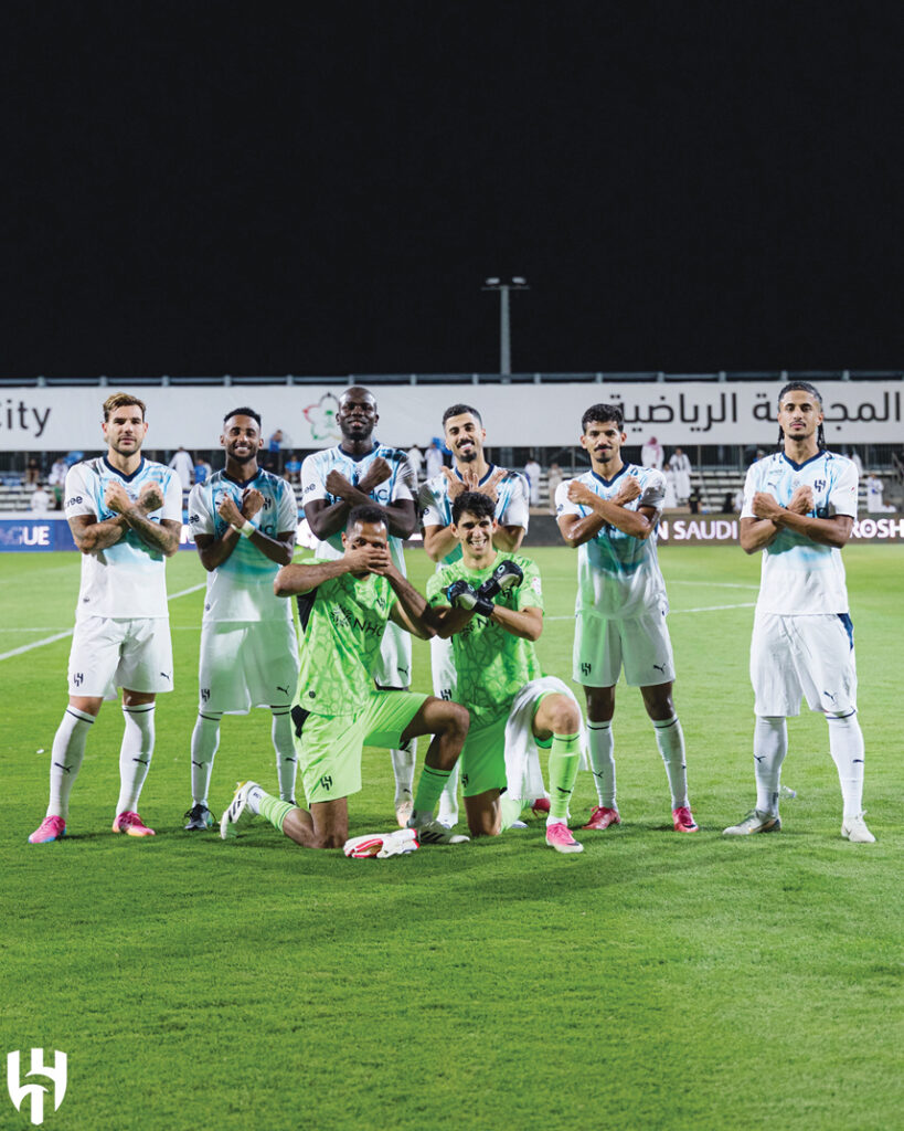 الهلال المترهل